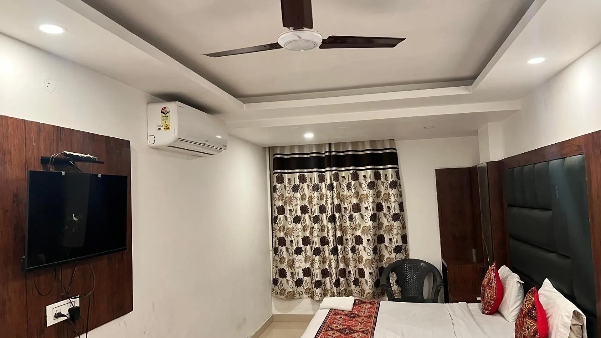 Hotel Tej Palace Near Igi Airport Delhi New Delhi 4*,  India